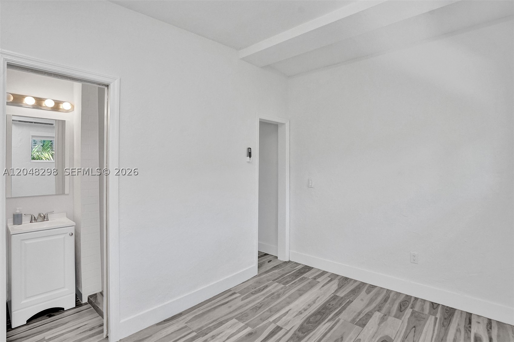 SKY LAKE - Residential Lease