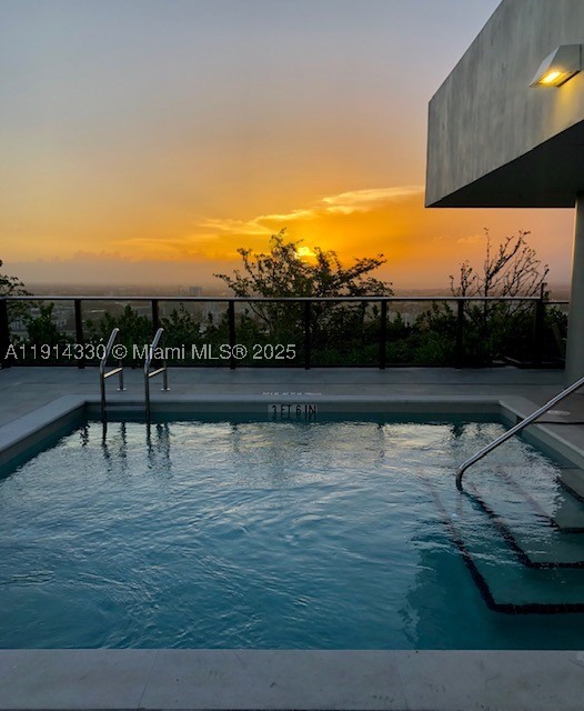 CANVAS CONDO - Residential
