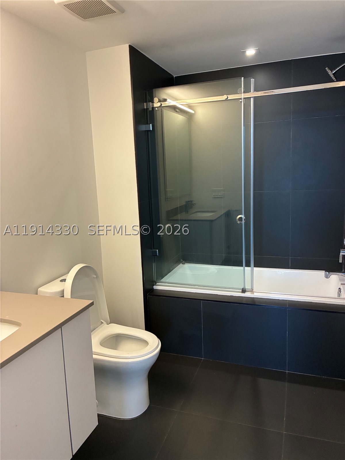 CANVAS CONDO - Residential
