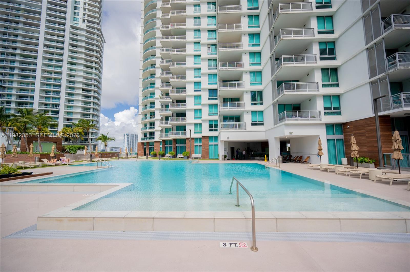 WIND CONDO - Land