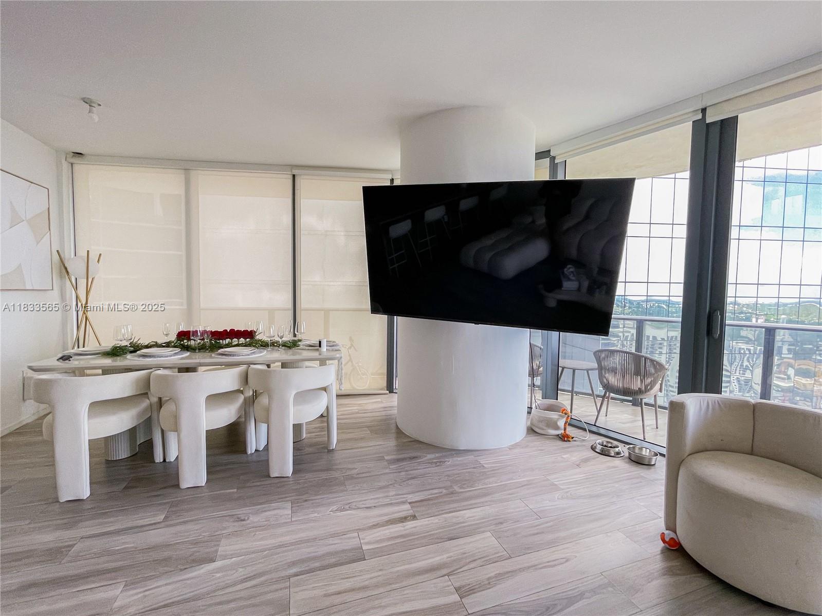 801 SMA RESIDENCES CONDO - Residential