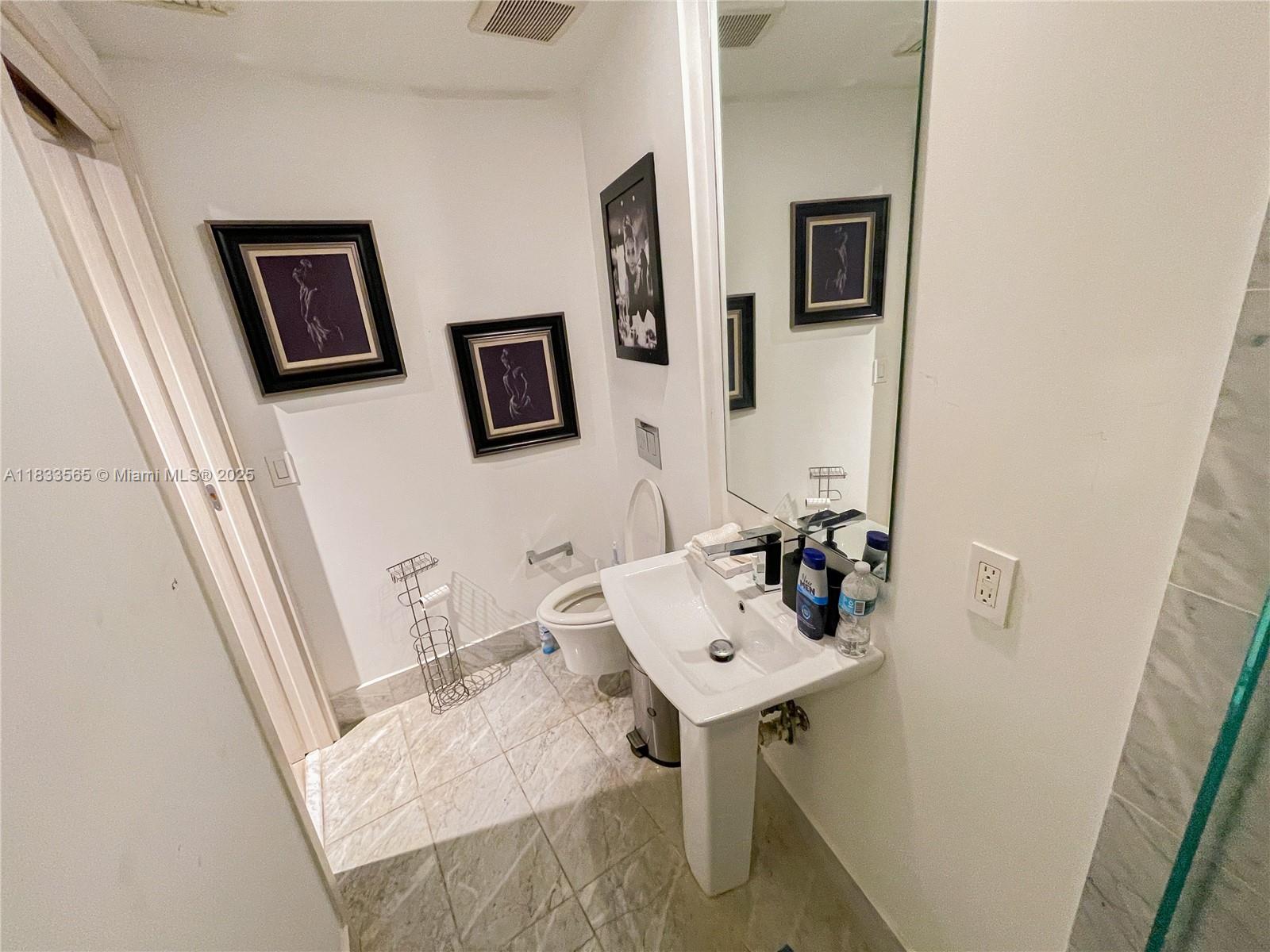 801 SMA RESIDENCES CONDO - Residential