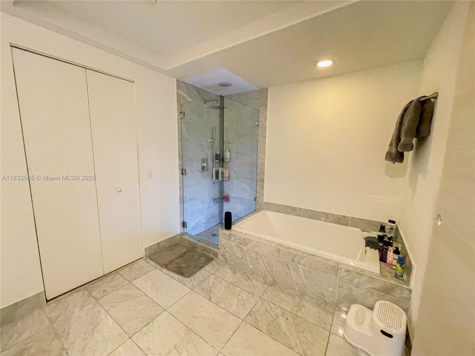 801 SMA RESIDENCES CONDO - Residential