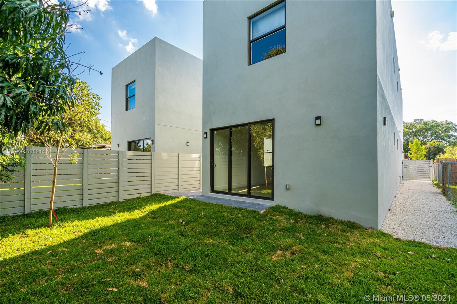 12TH ST MANORS SEC 3 - Residential Income