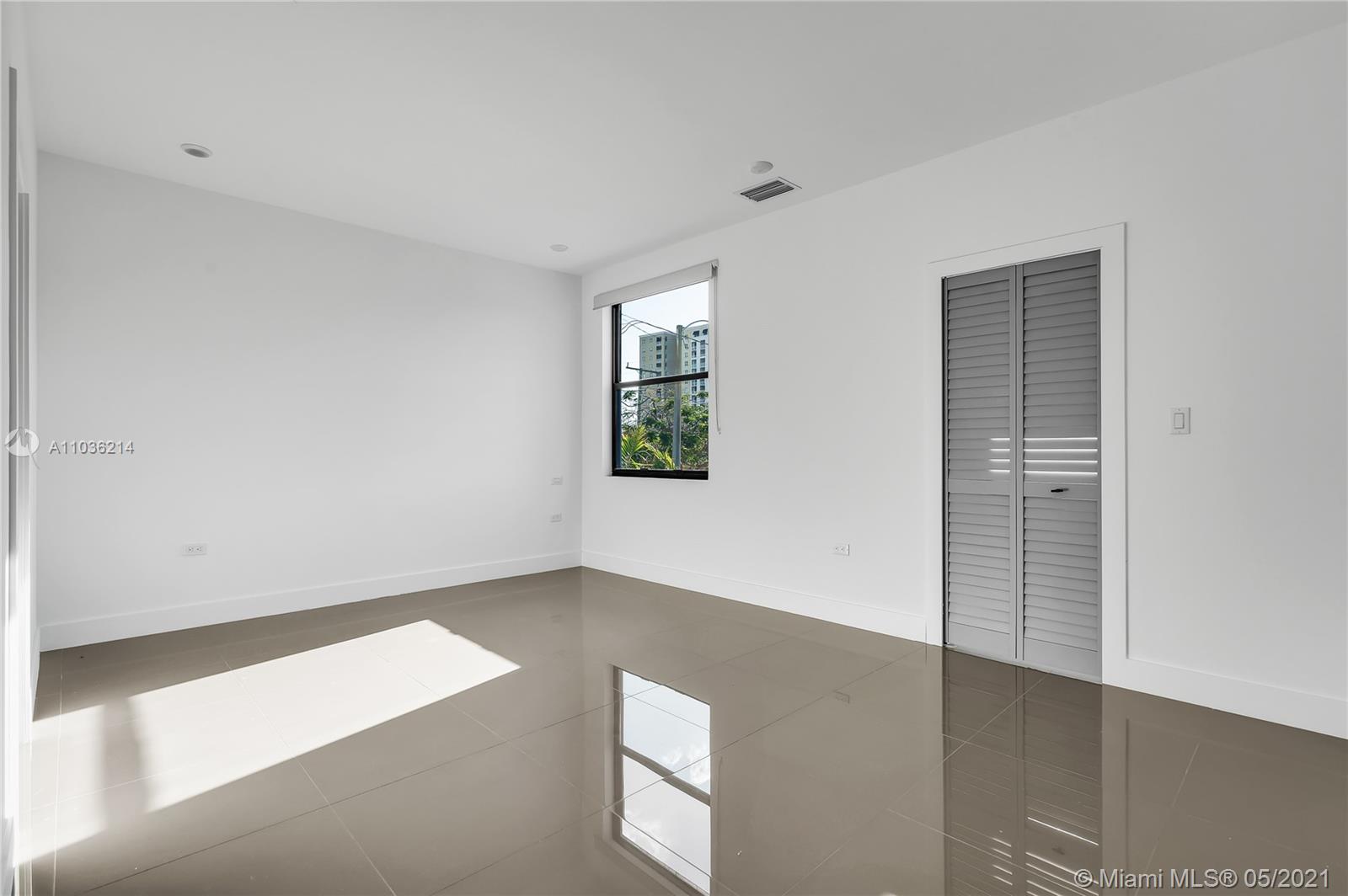 12TH ST MANORS SEC 3 - Residential Income