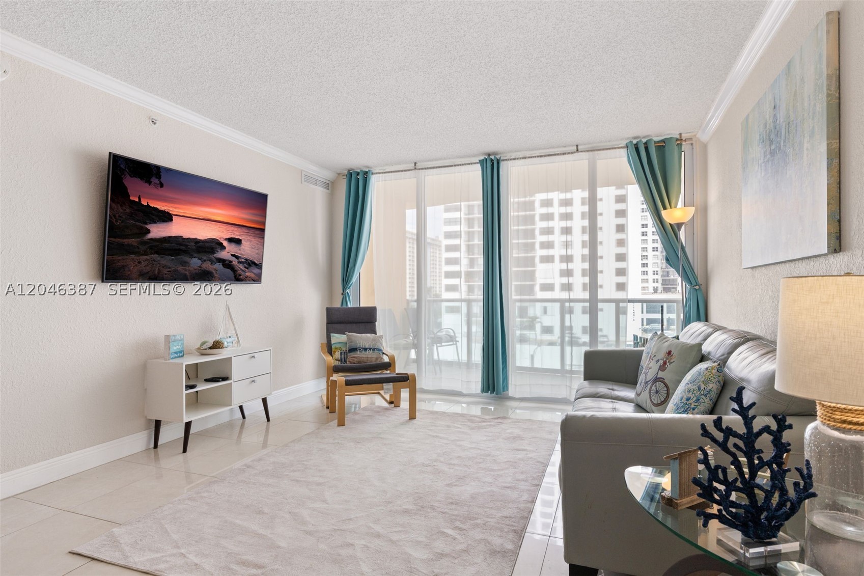 WAVE CONDO - Residential