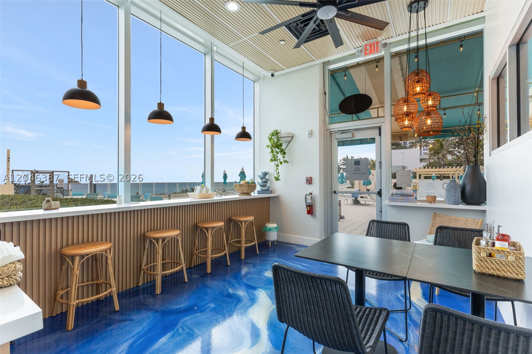 WAVE CONDO - Residential