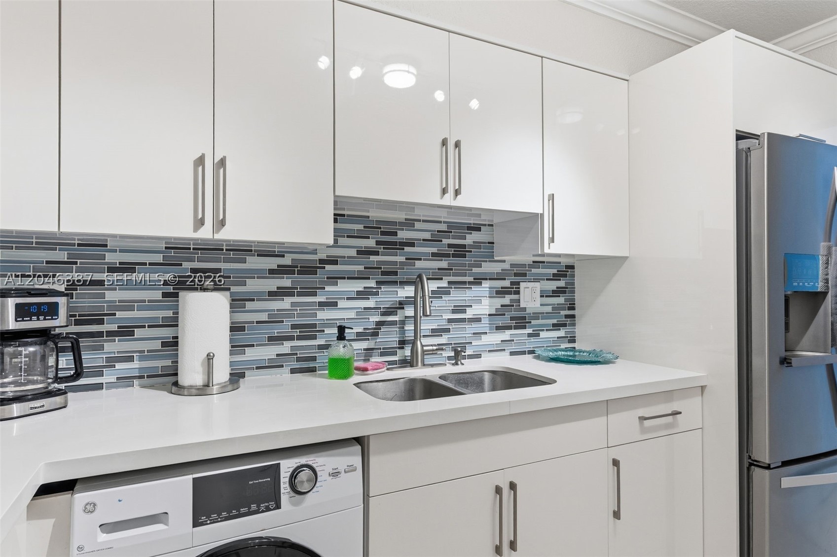 WAVE CONDO - Residential