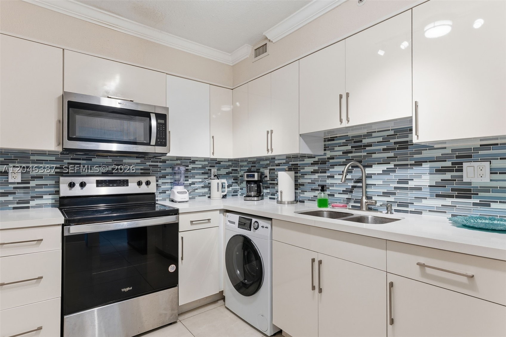WAVE CONDO - Residential