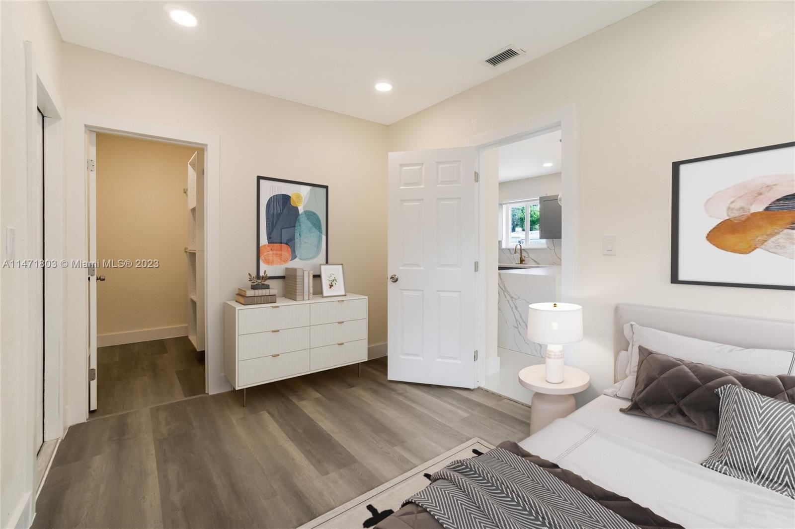 CRESTWOOD - Residential