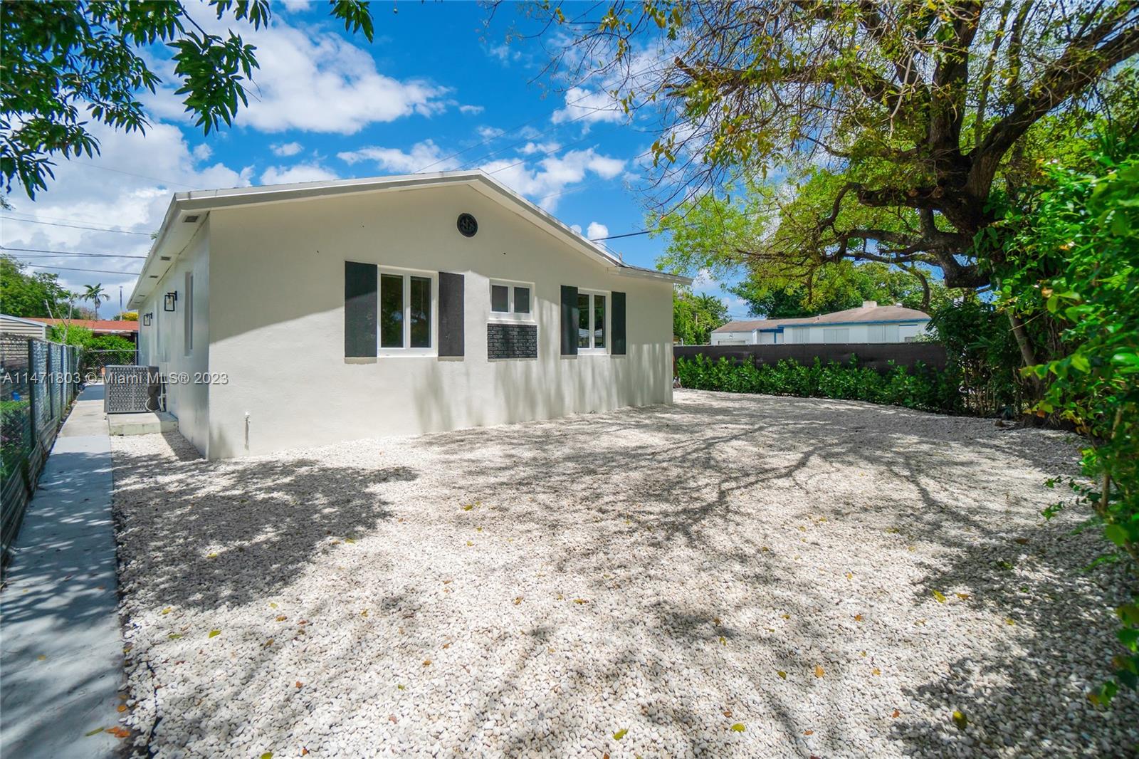 CRESTWOOD - Residential