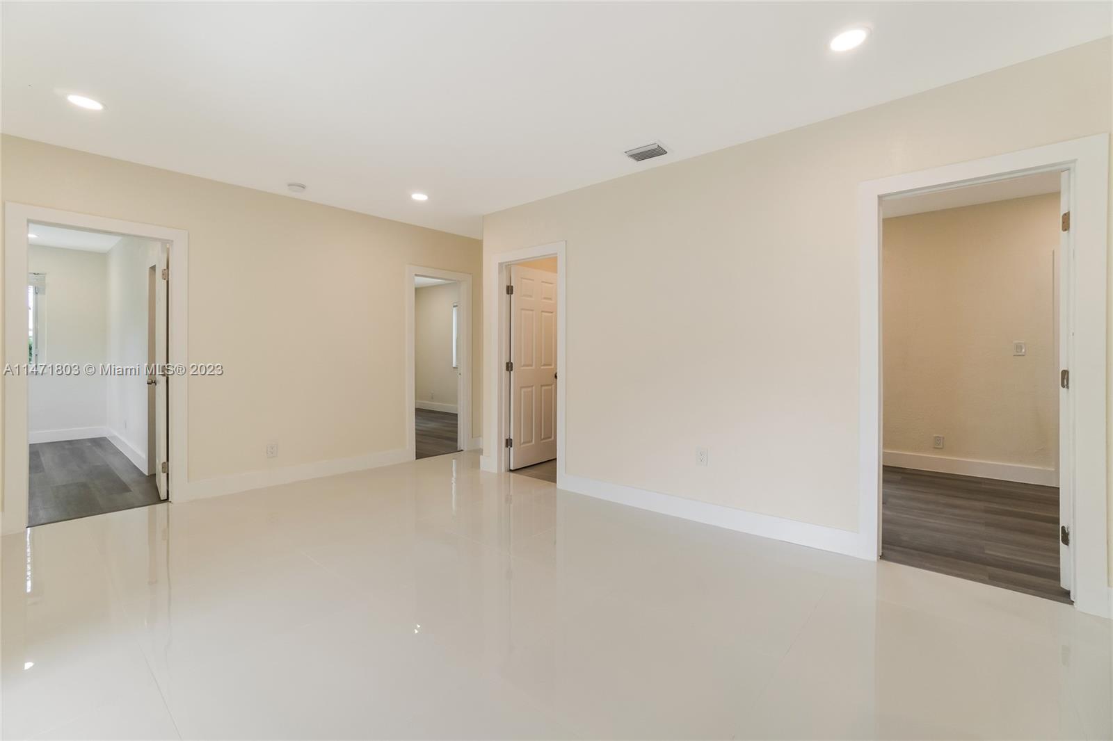 CRESTWOOD - Residential