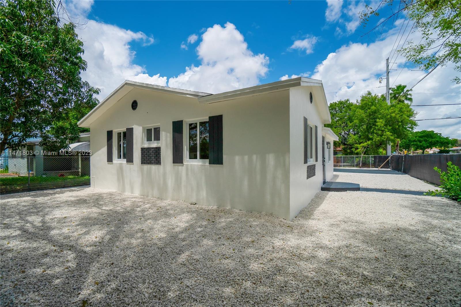 CRESTWOOD - Residential