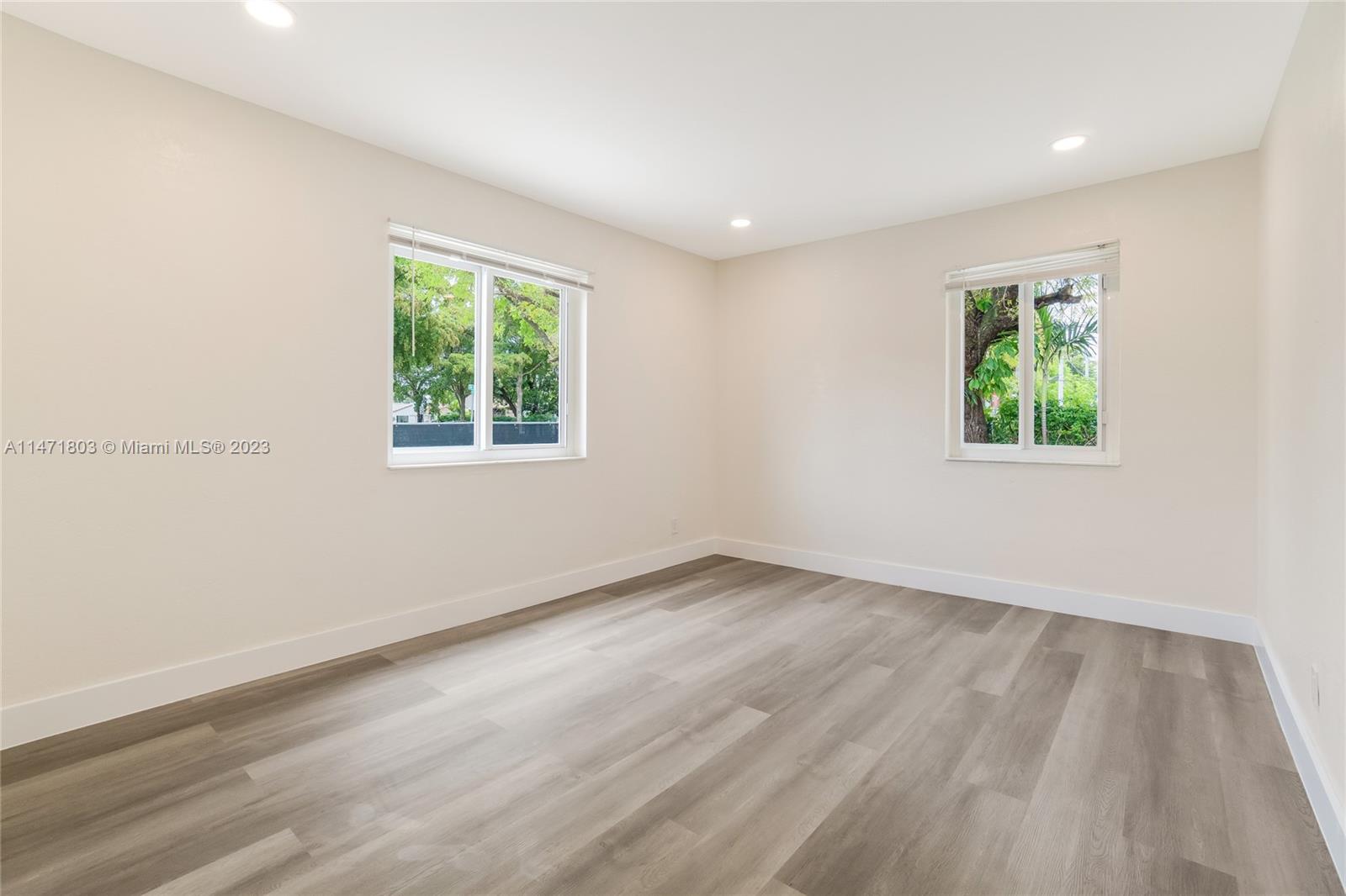CRESTWOOD - Residential