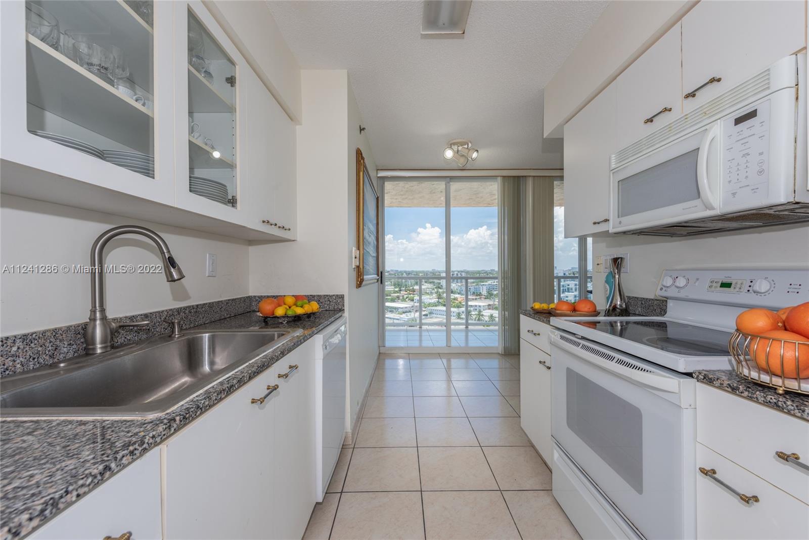 ST TROPEZ OCEAN CONDO - Residential