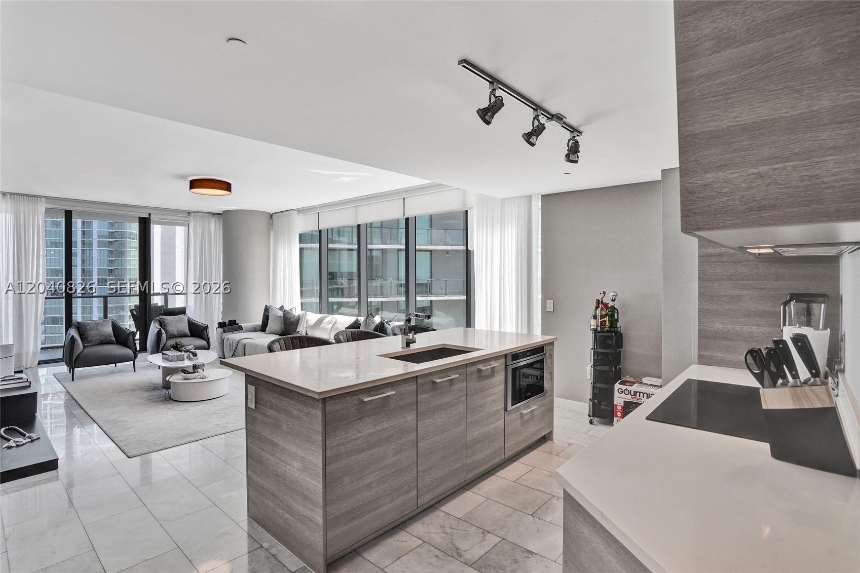 PARAISO BAY CONDO - Residential