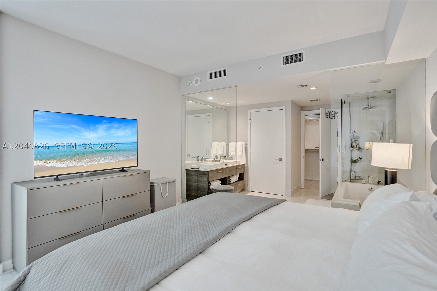 PARAISO BAY CONDO - Residential