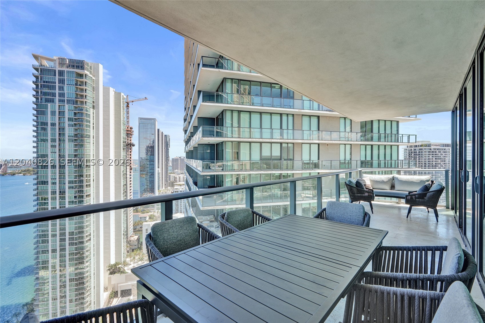 PARAISO BAY CONDO - Residential