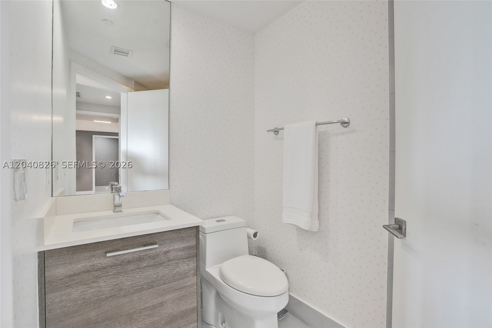 PARAISO BAY CONDO - Residential