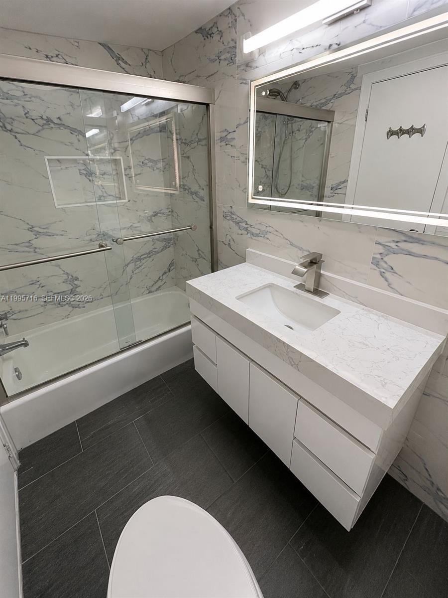 COMMODORE PLAZA CONDO - Residential