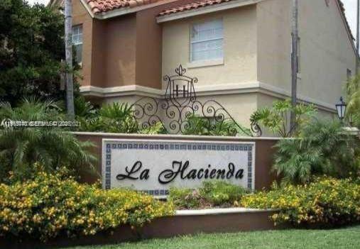 LA HACIENDA COUNTRY CLUB - Residential