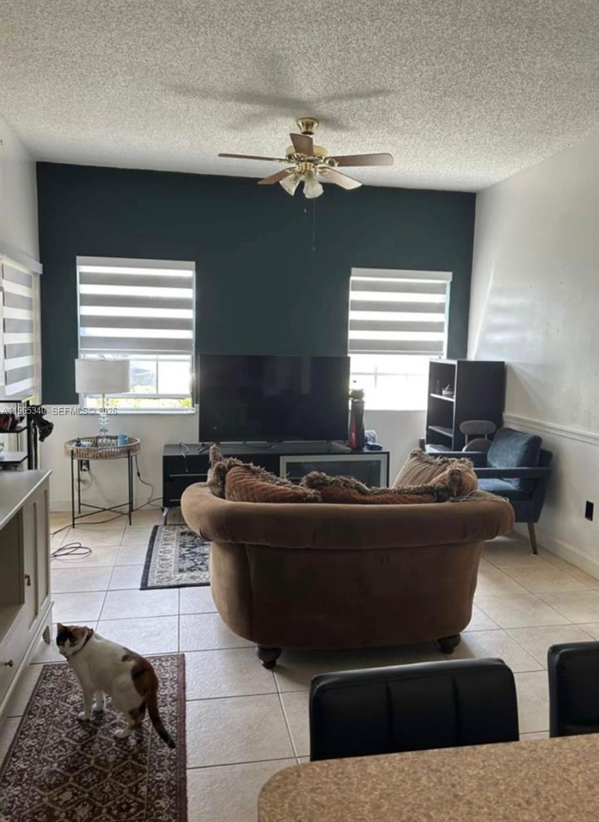 LA HACIENDA COUNTRY CLUB - Residential