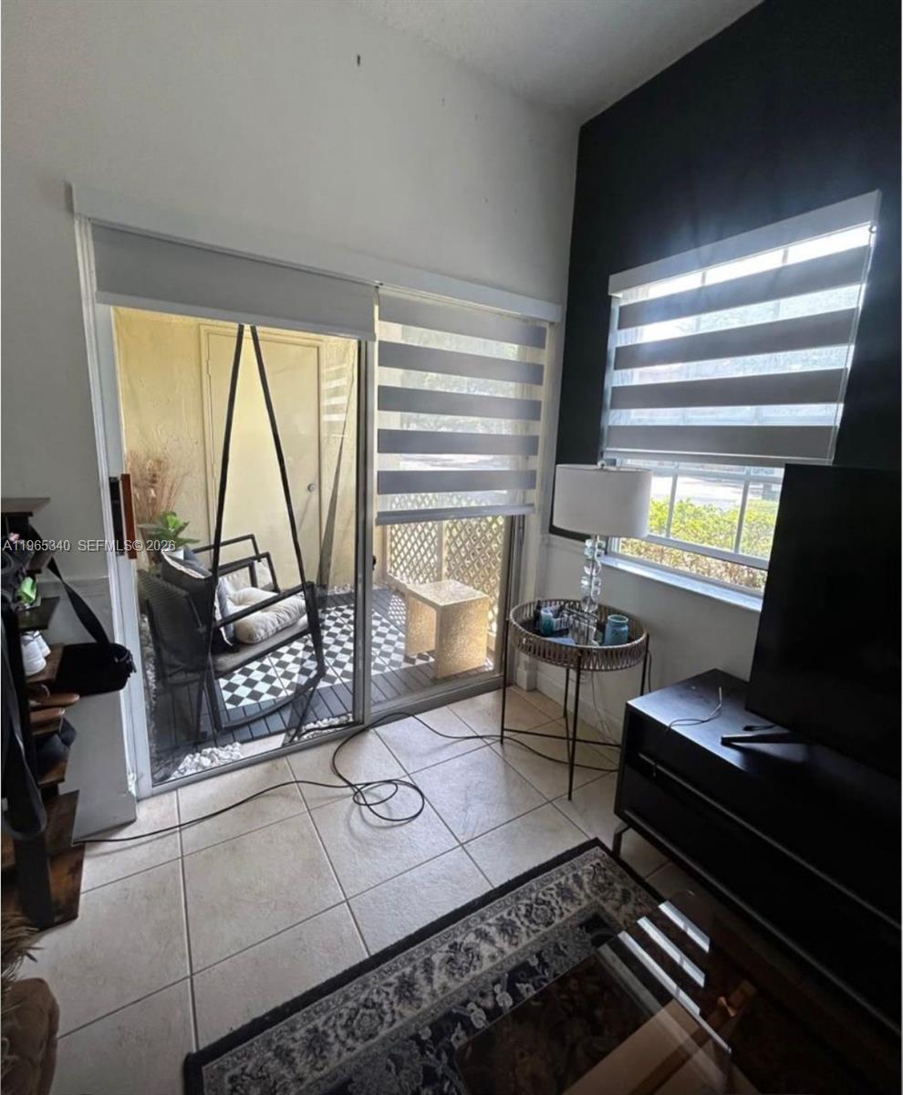 LA HACIENDA COUNTRY CLUB - Residential