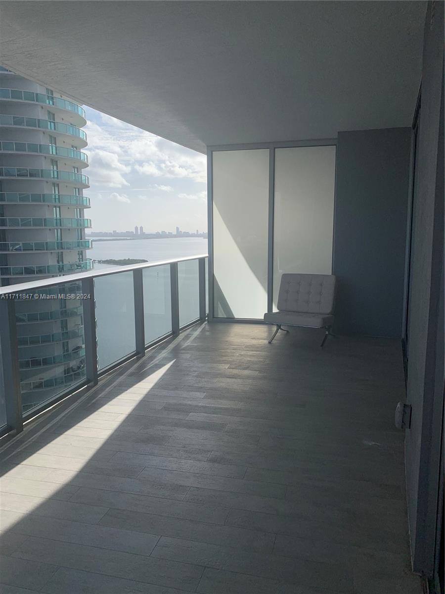 ARIA ON THE BAY CONDO - Residential