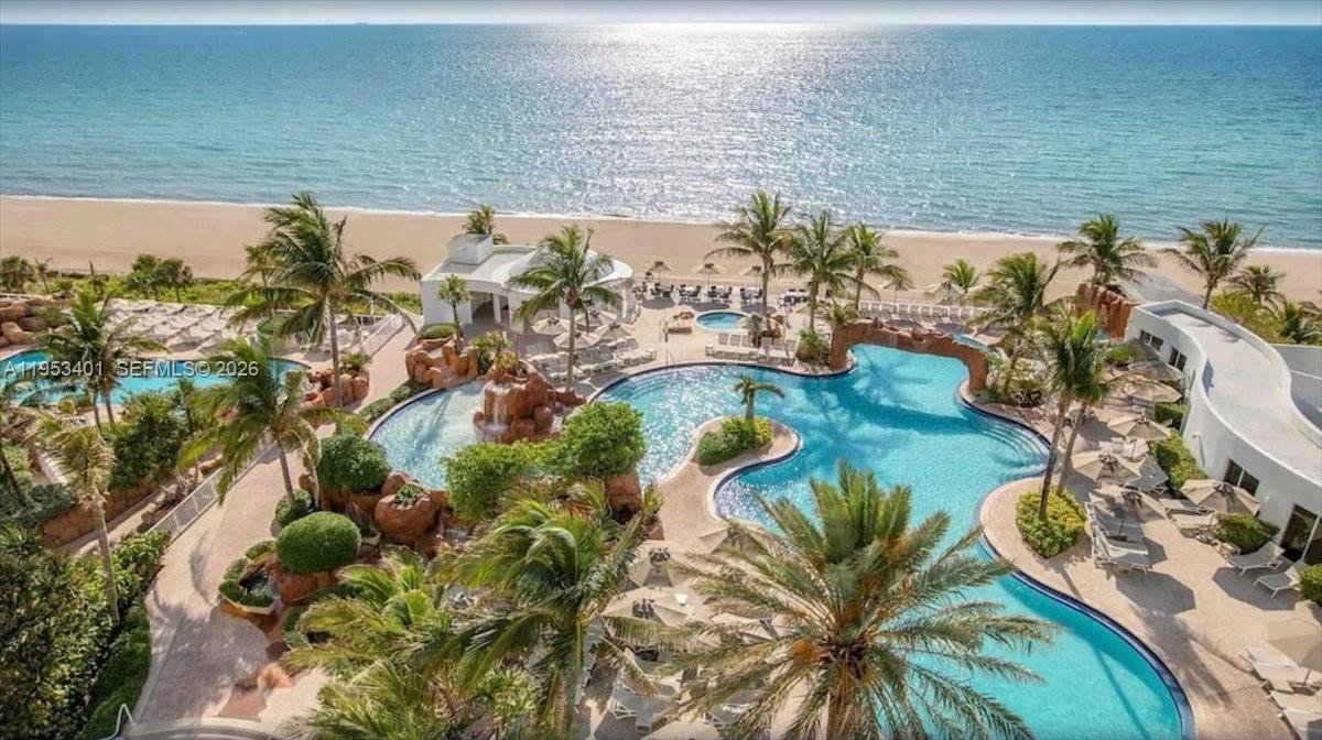 TRUMP INTERNATIONAL SONES - Residential