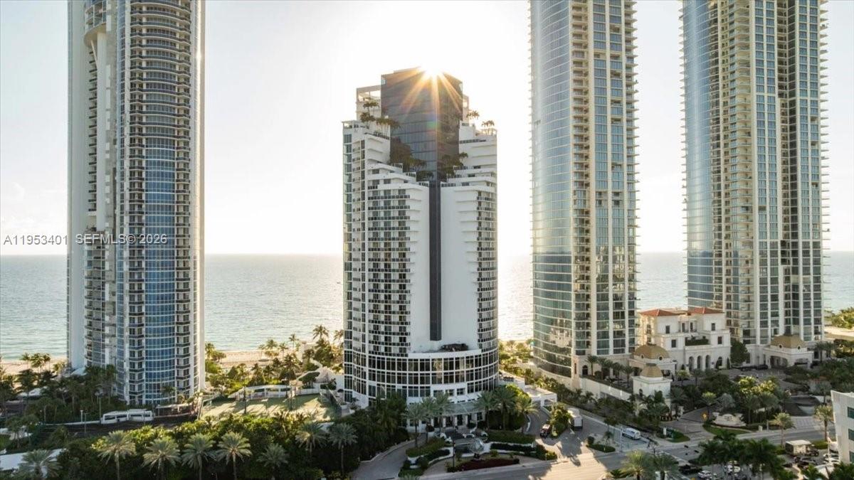 TRUMP INTERNATIONAL SONES - Residential