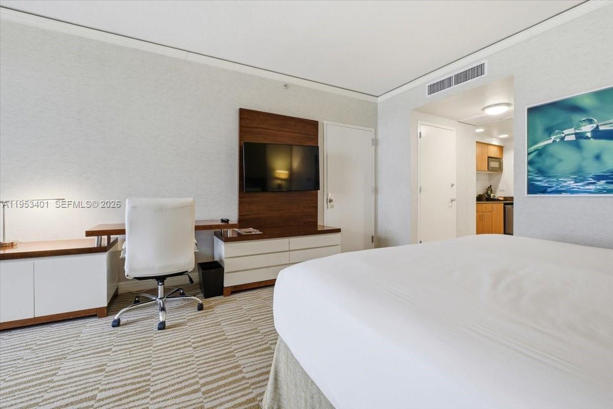 TRUMP INTERNATIONAL SONES - Residential