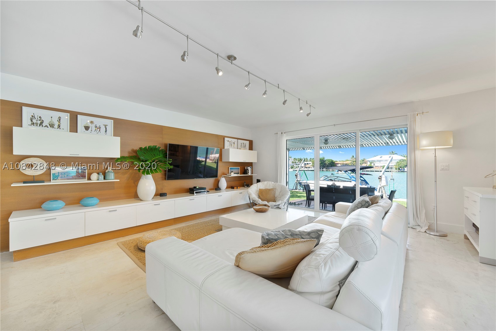 MASHTA ISLAND - Residential