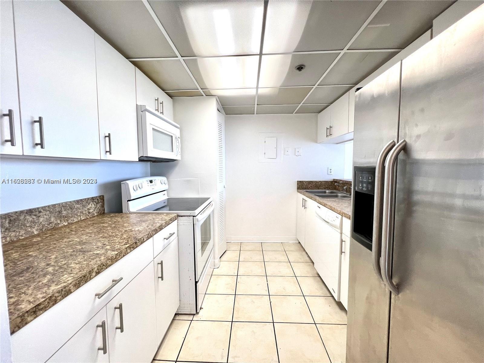 THE GRANDVIEW PALACE COND - Residential Lease