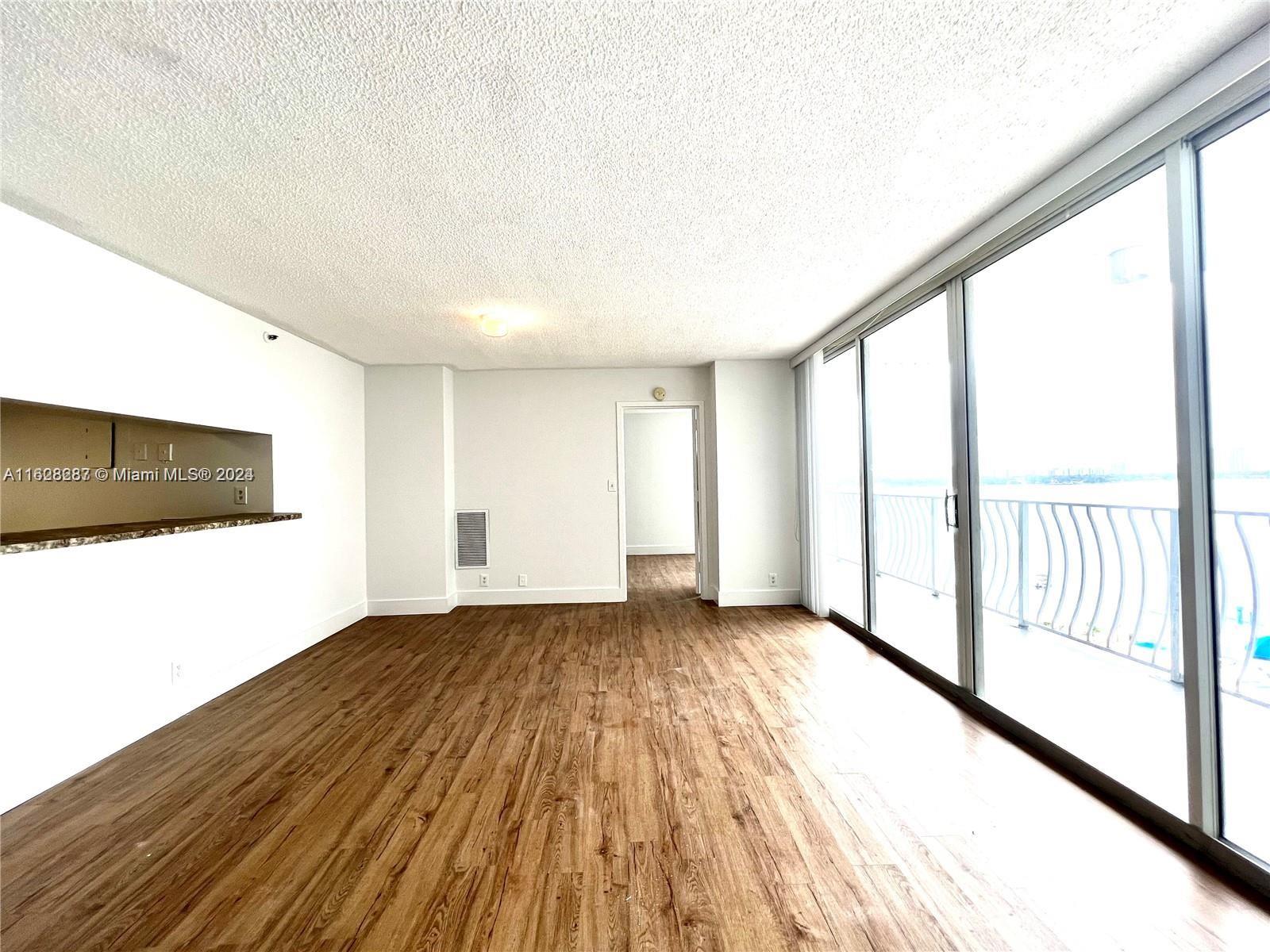THE GRANDVIEW PALACE COND - Residential Lease