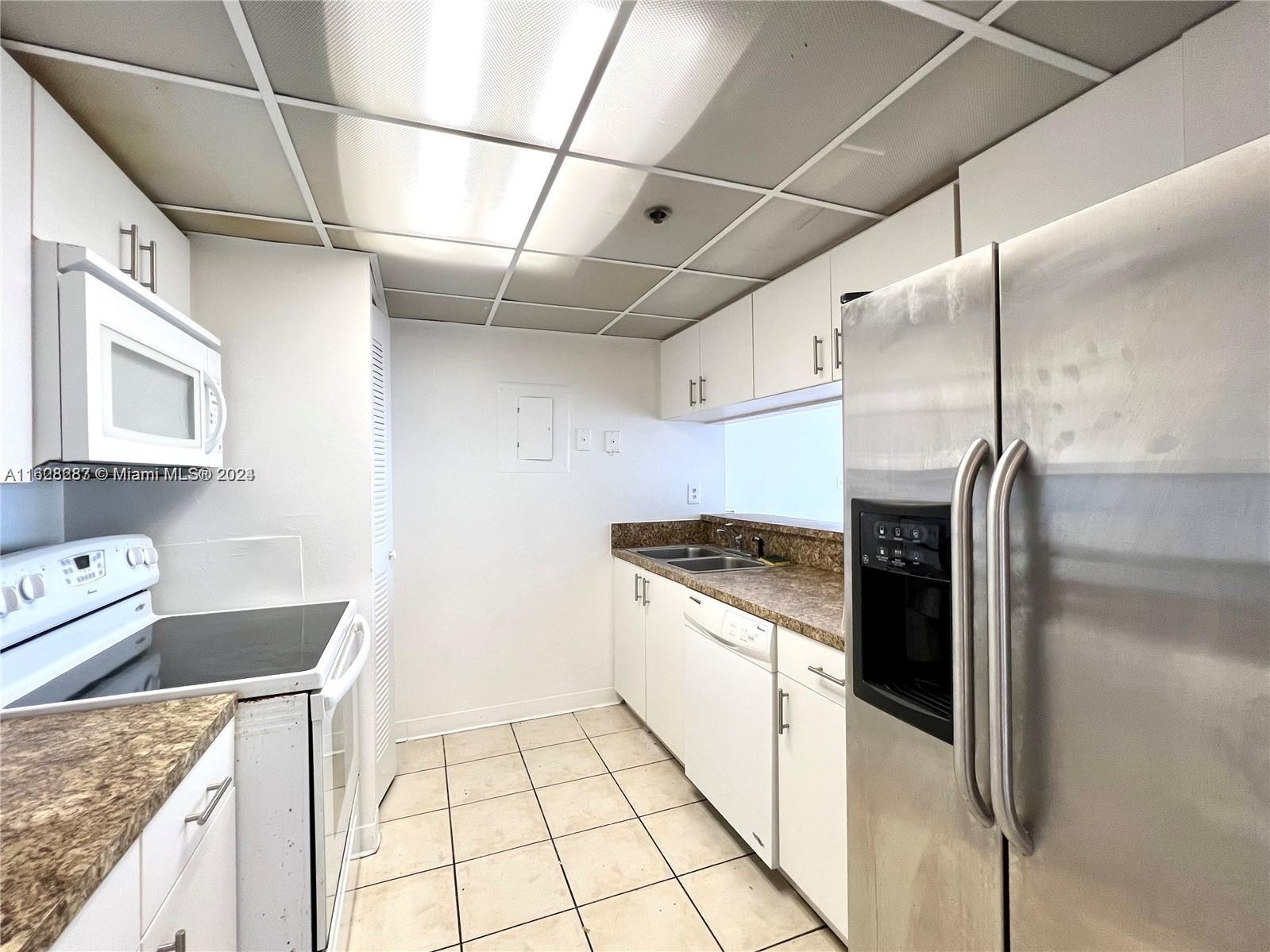 THE GRANDVIEW PALACE COND - Residential Lease