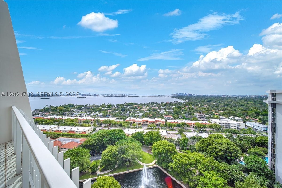 TOWERS OF QUAYSIDE CONDO - Residential Lease