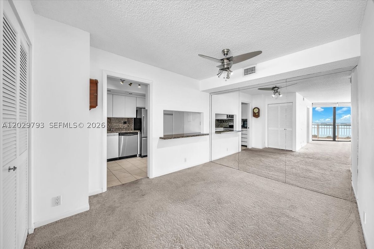 TOWERS OF QUAYSIDE CONDO - Residential Lease