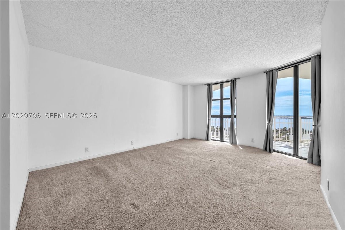TOWERS OF QUAYSIDE CONDO - Residential Lease
