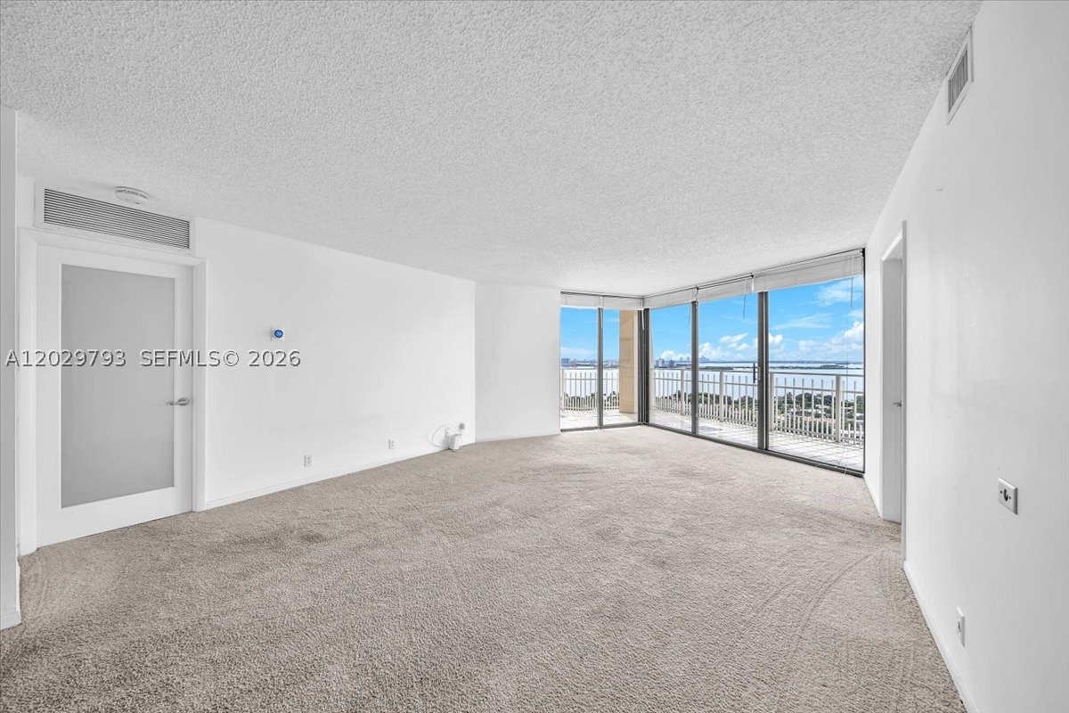 TOWERS OF QUAYSIDE CONDO - Residential Lease