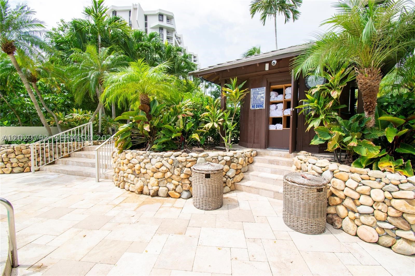 TOWERS OF QUAYSIDE CONDO - Residential Lease