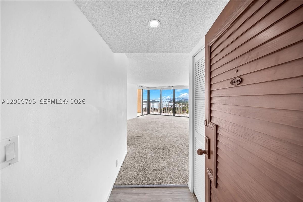 TOWERS OF QUAYSIDE CONDO - Residential Lease