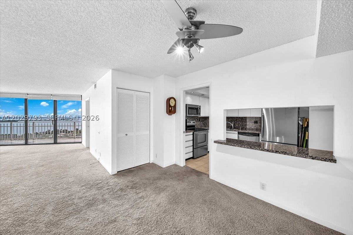 TOWERS OF QUAYSIDE CONDO - Residential Lease