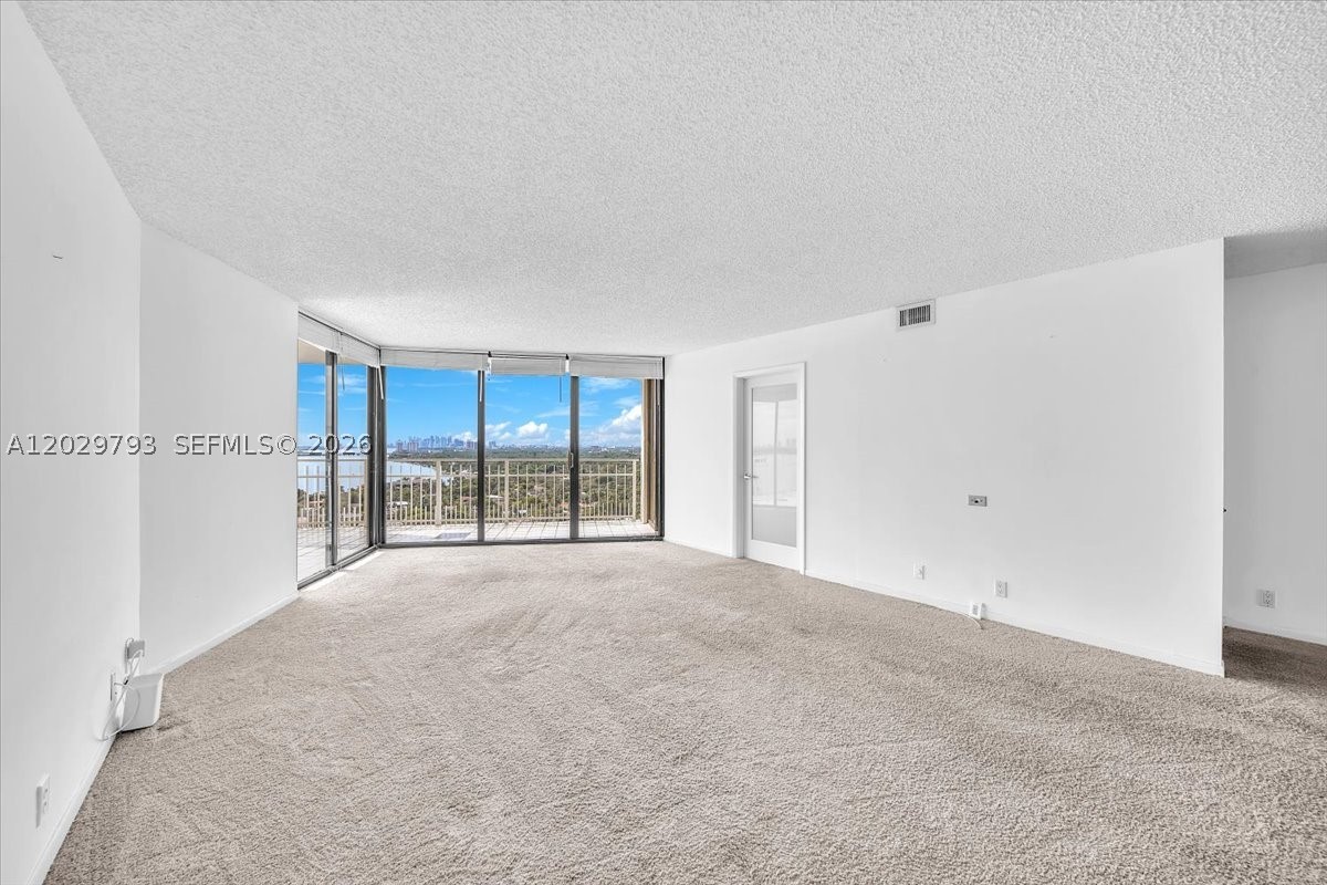 TOWERS OF QUAYSIDE CONDO - Residential Lease