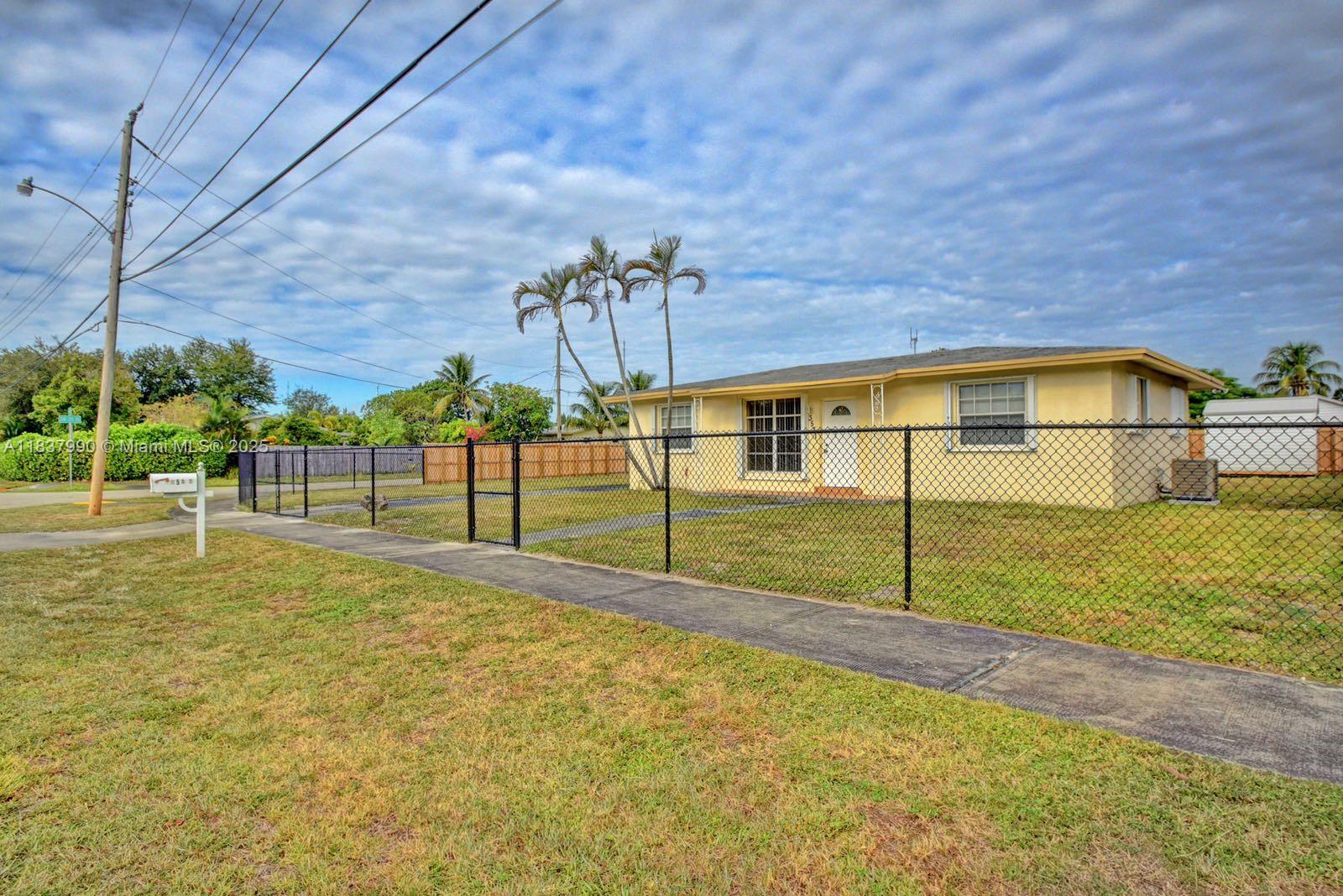 LAKE FOREST SEC 4 - Residential Lease