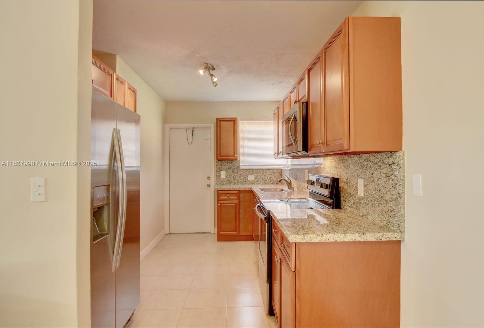LAKE FOREST SEC 4 - Residential Lease