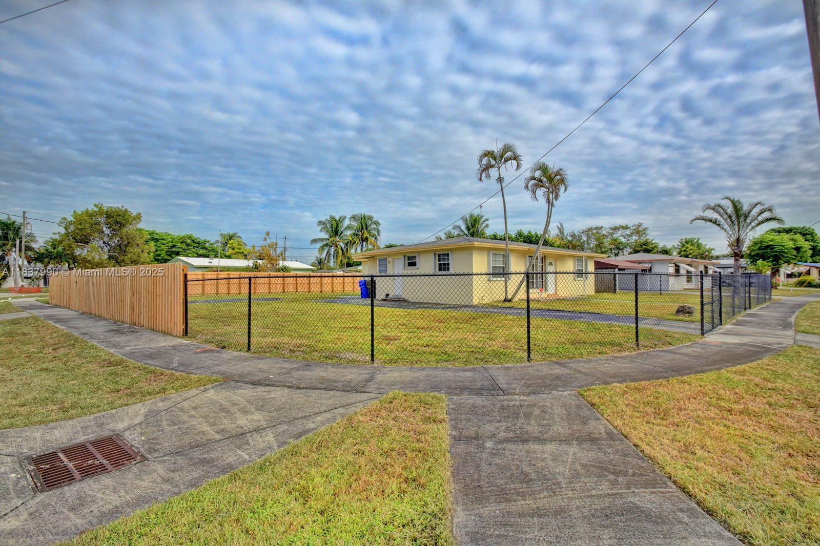 LAKE FOREST SEC 4 - Residential Lease