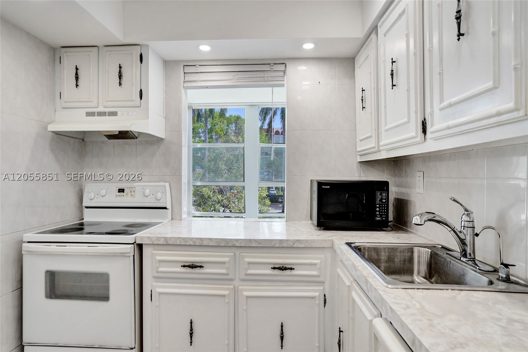 DESOTO PARK CONDO - Residential Lease