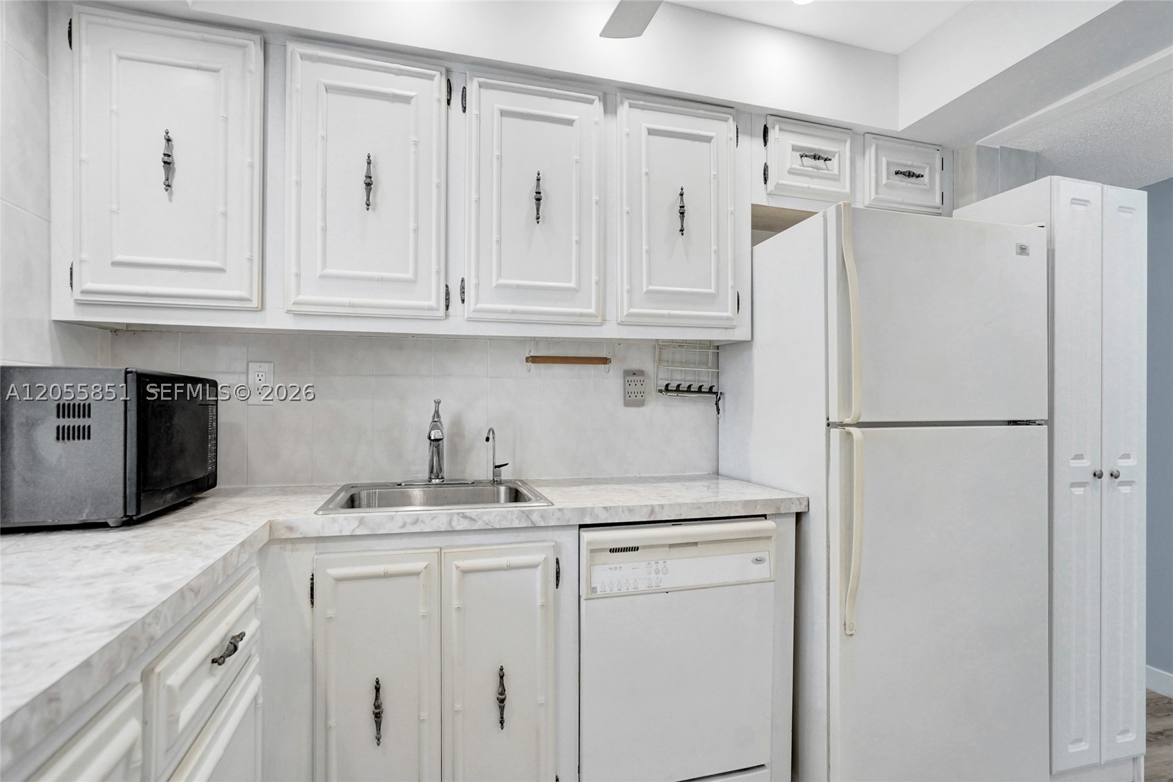DESOTO PARK CONDO - Residential Lease