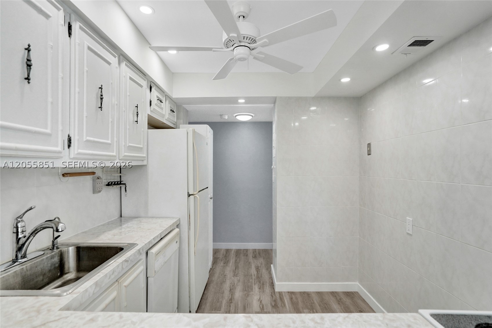 DESOTO PARK CONDO - Residential Lease