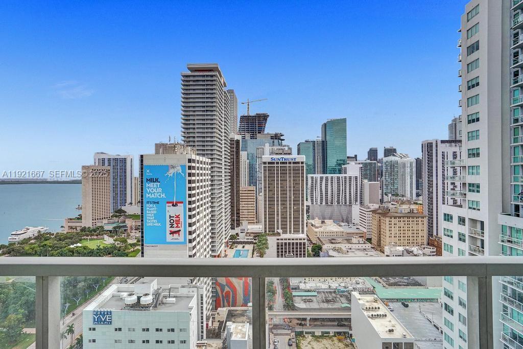 VIZCAYNE NORTH CONDO - Residential Lease